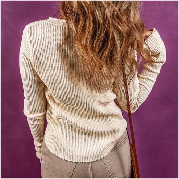 022 Raw hem Textured Button Long Sleeve Casual Top - Picture 6 of 6